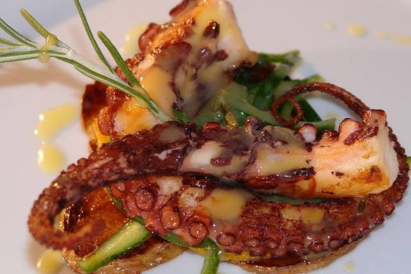 Les expériences culinaires incontournables à Biarritz: Alliance de gastronomie et de panoramas maritimes