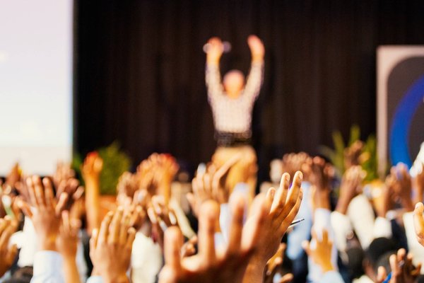 Comment interagir avec le public lors d'une conférence ?